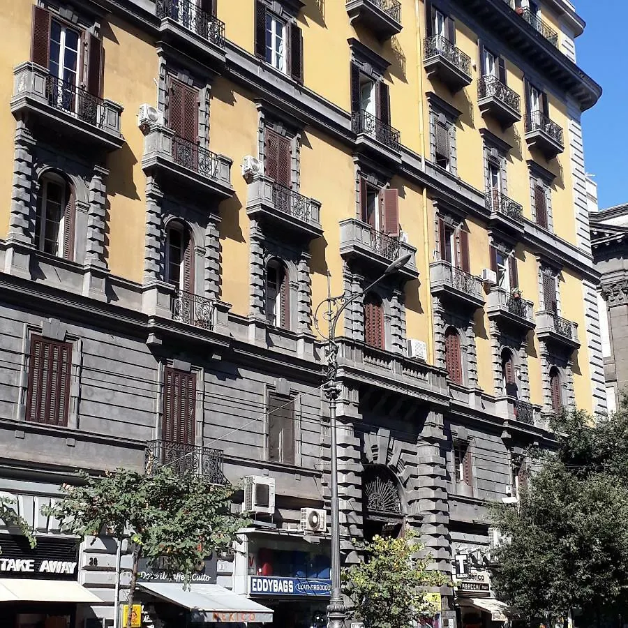 Casa Sassolini Nápoles 0*,  Italia
